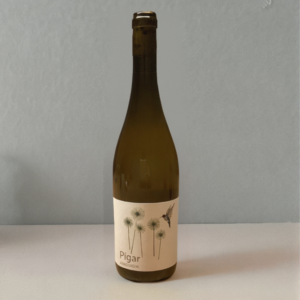 botella de vino blanco natural Bodegas Pigar Chachacha 100 por ciento chardonnay fermentado en huevo ceramico y barrica usada en Requena Valencia
