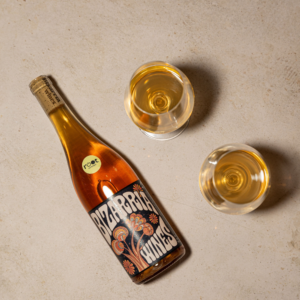 botella de vino naranja Bizarria Wines Orange vino blanco macerado con pieles fermentado naturalmente en Yecla Murcia